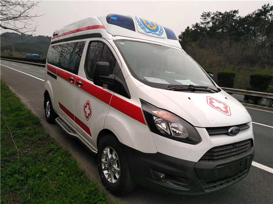 福特新全順V362救護(hù)車(chē)