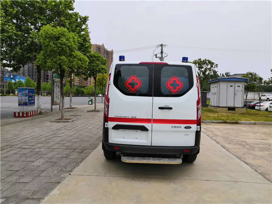 江鈴V362自動(dòng)檔救護(hù)車（短軸低頂行政版）