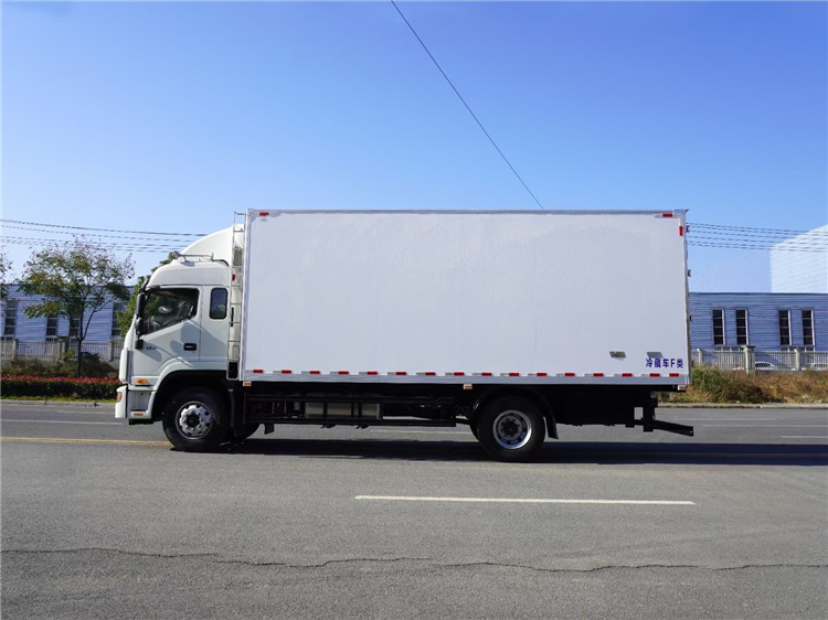 國(guó)六 江淮帥鈴Q9（6.8米冷藏車(chē)）